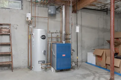 5 Holly Circle Bow NH 03304