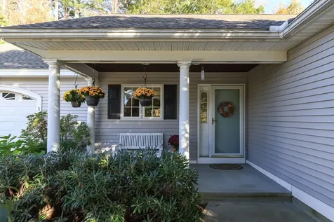 5 Holly Circle Bow NH 03304