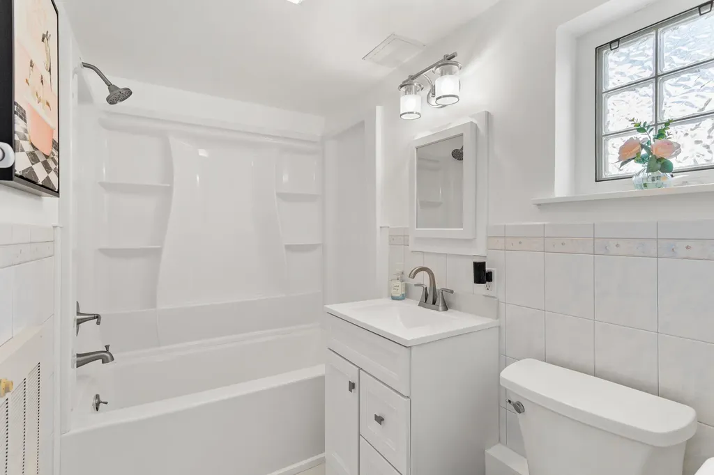 11 Boars Head Terrace Hampton NH 03842