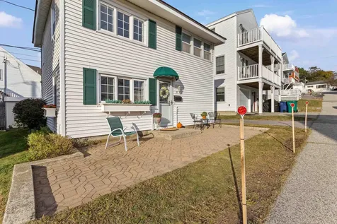 11 Boars Head Terrace Hampton NH 03842