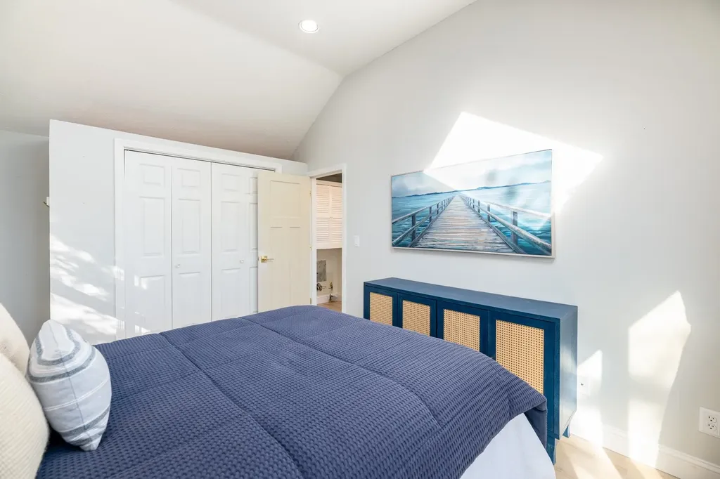 109 Dockham Shore Road Gilford NH 03249