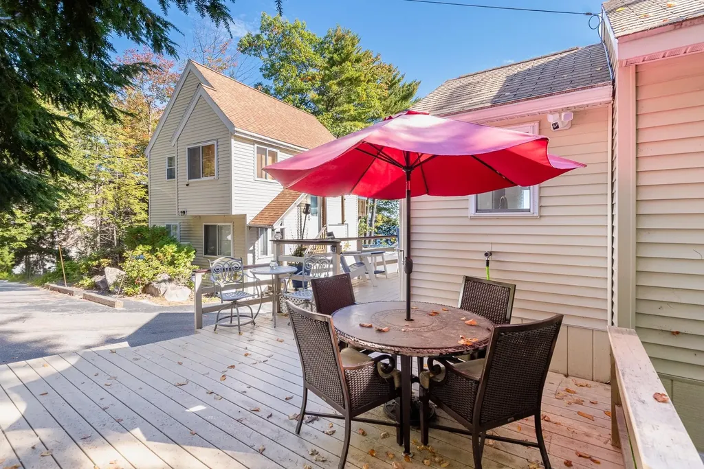 109 Dockham Shore Road Gilford NH 03249