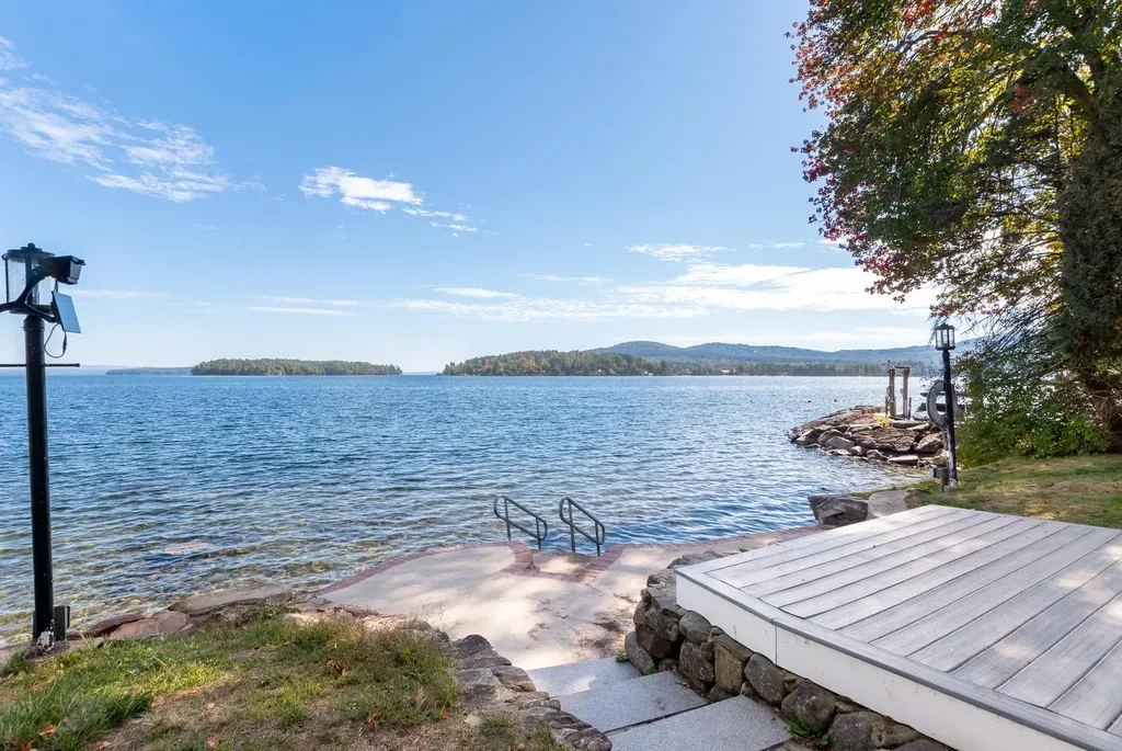 109 Dockham Shore Road Gilford NH 03249