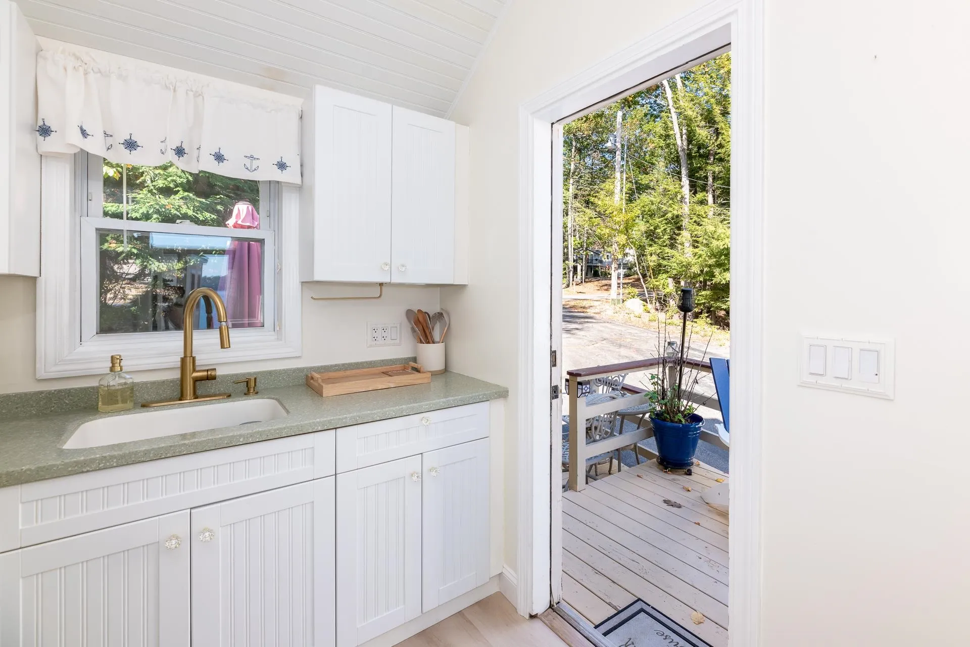 109 Dockham Shore Road Gilford NH 03249