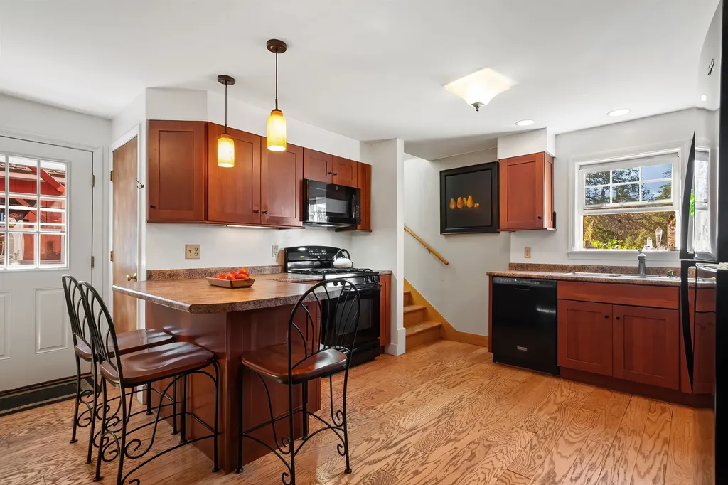 356 Route 103 Sunapee NH 03782