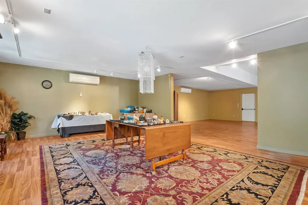 356 Route 103 Sunapee NH 03782