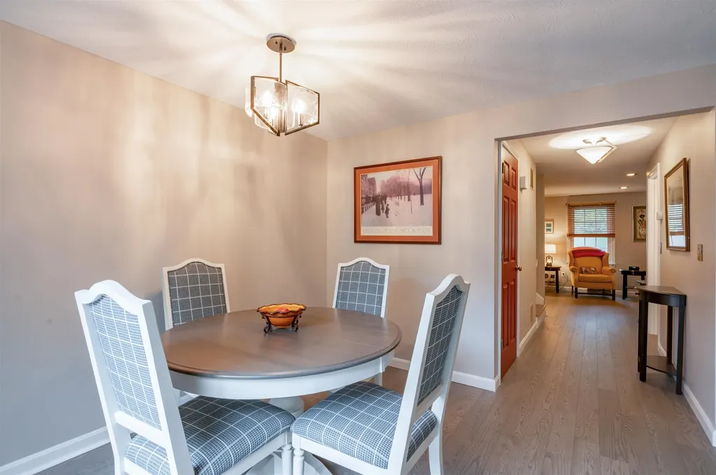 26 Andover Down Nashua NH 03063