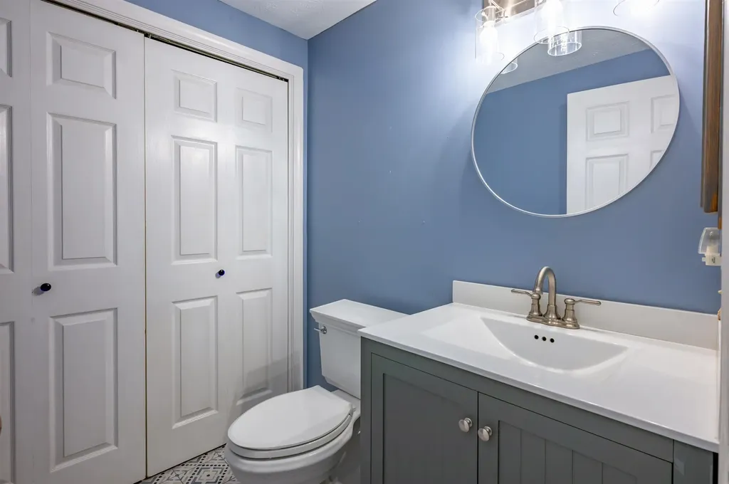 26 Andover Down Nashua NH 03063