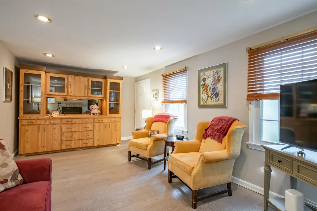 26 Andover Down Nashua NH 03063