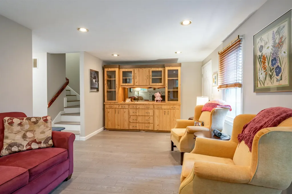 26 Andover Down Nashua NH 03063