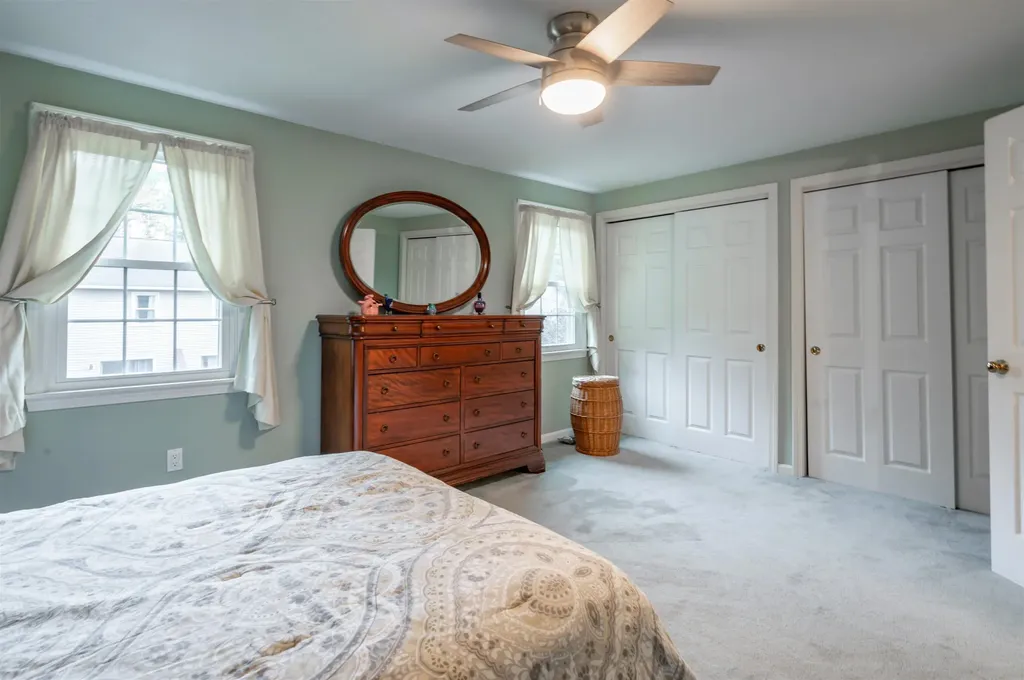 26 Andover Down Nashua NH 03063