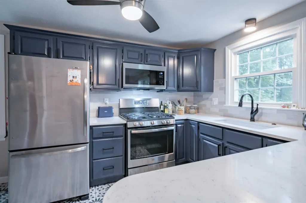 26 Andover Down Nashua NH 03063