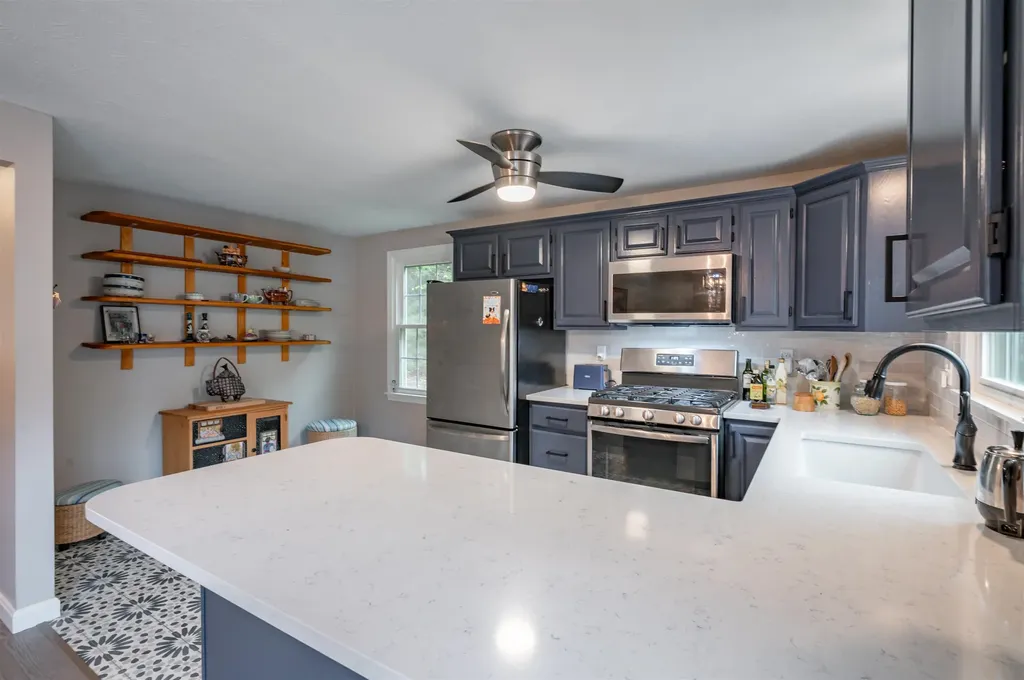 26 Andover Down Nashua NH 03063