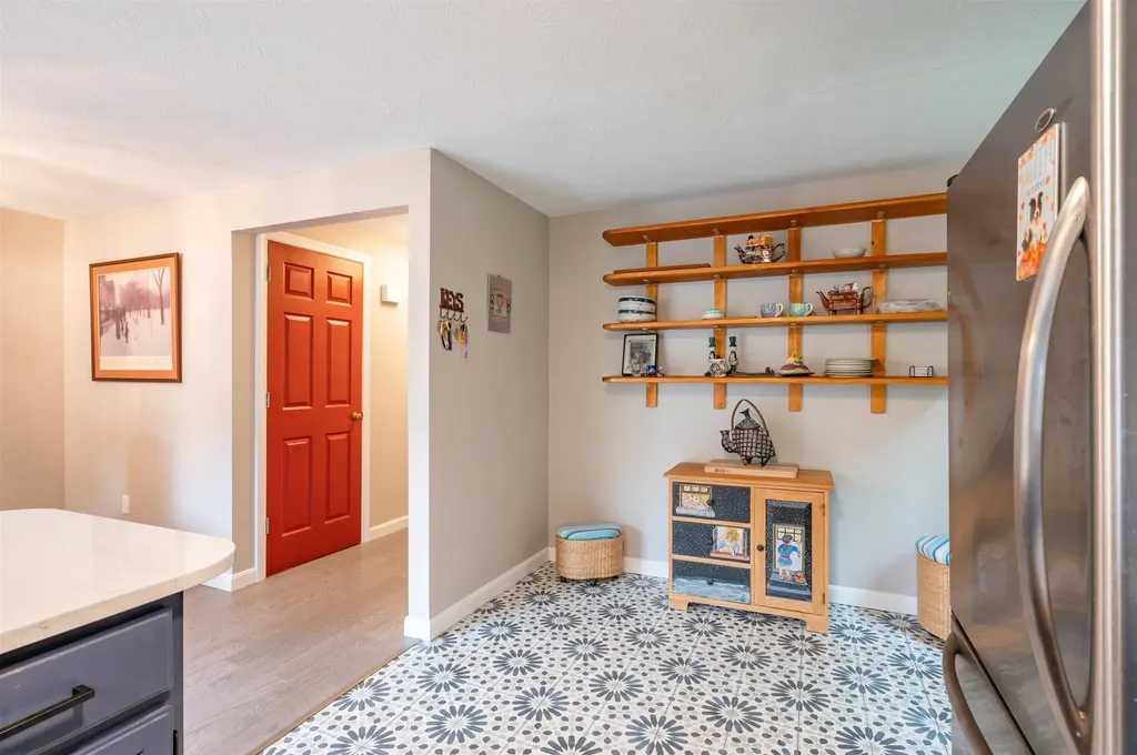 26 Andover Down Nashua NH 03063