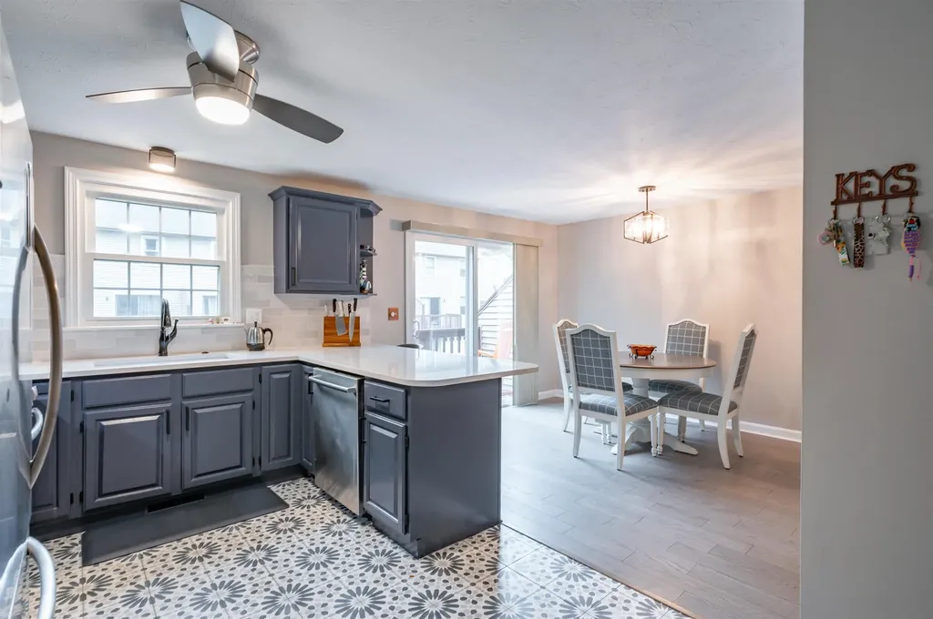 26 Andover Down Nashua NH 03063