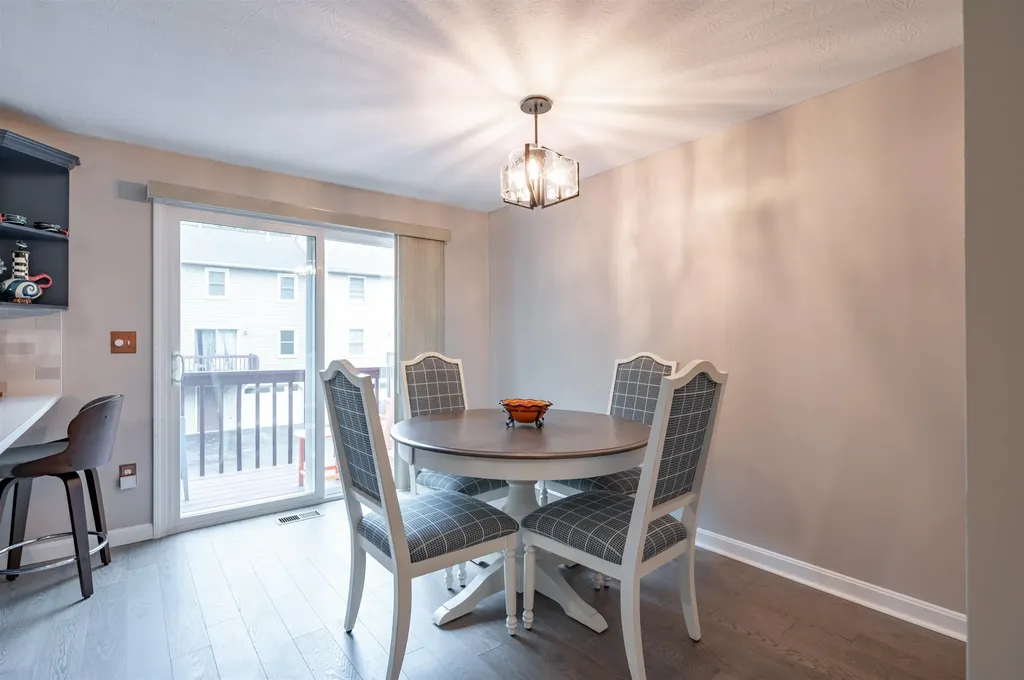 26 Andover Down Nashua NH 03063