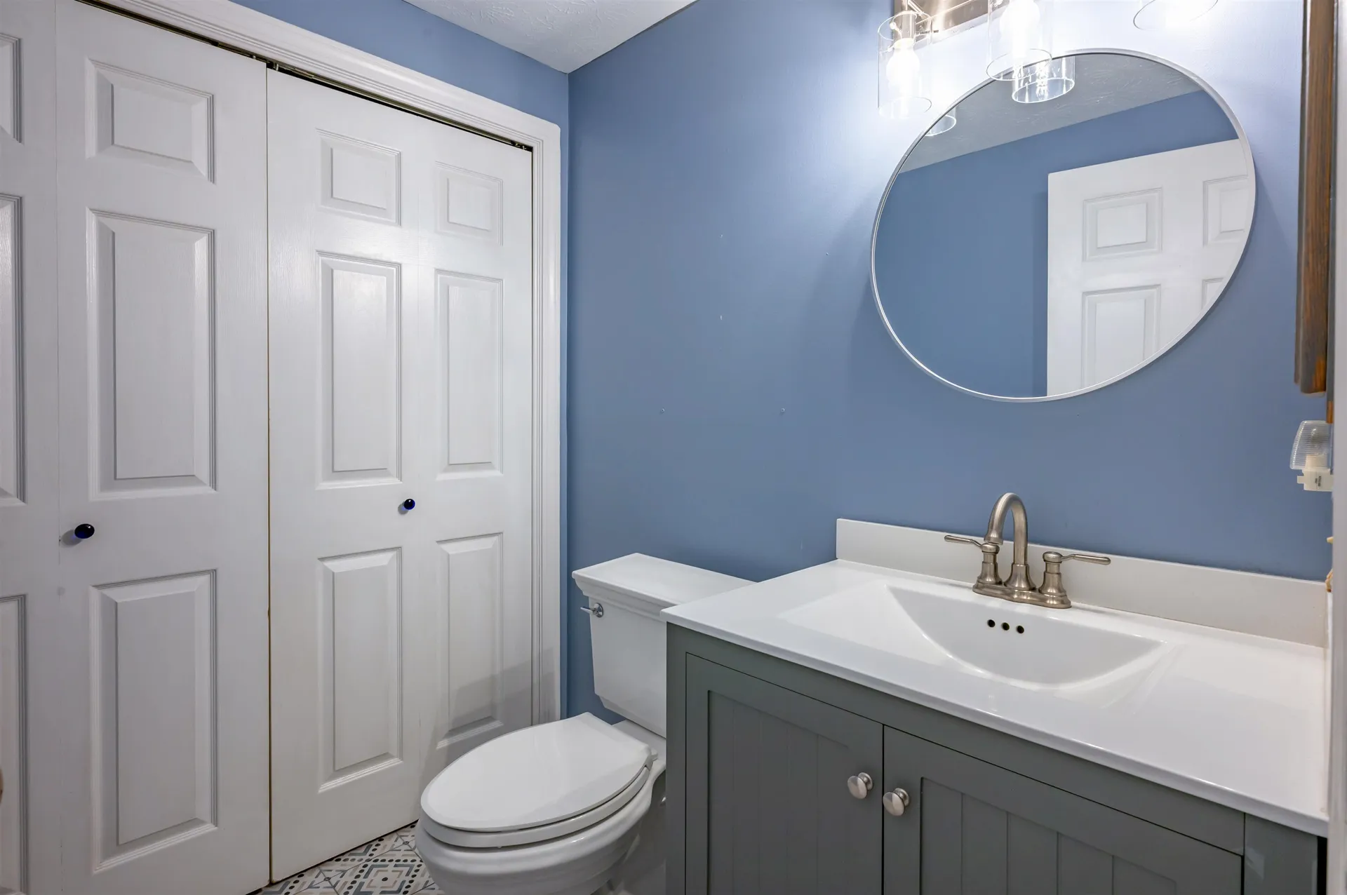 26 Andover Down Nashua NH 03063