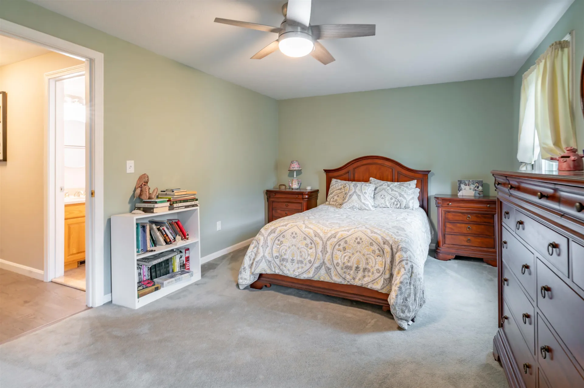 26 Andover Down Nashua NH 03063