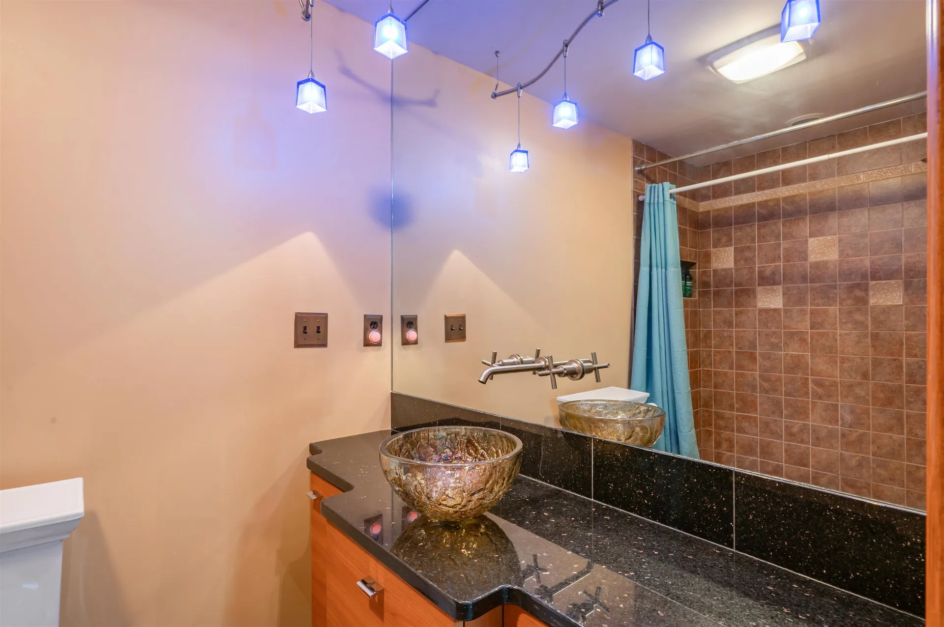 26 Andover Down Nashua NH 03063