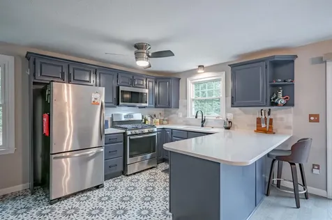 26 Andover Down Nashua NH 03063