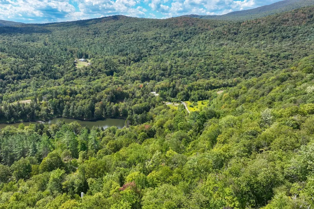 2-66 Goshawk Road Plymouth VT 05056