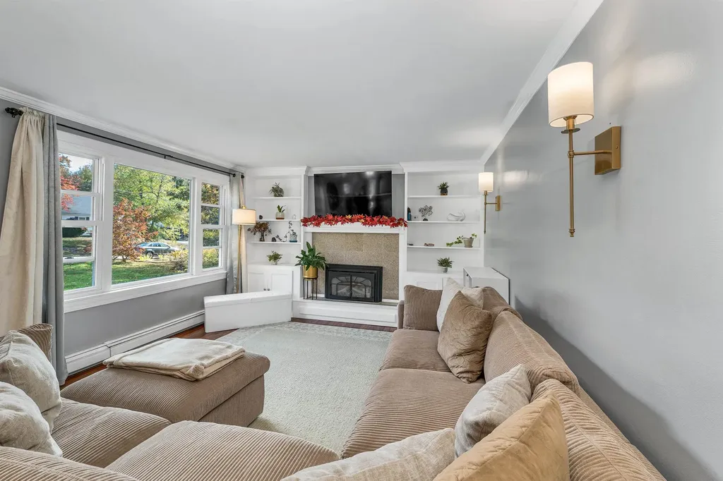 422 Deerpath Lane Pembroke NH 03275