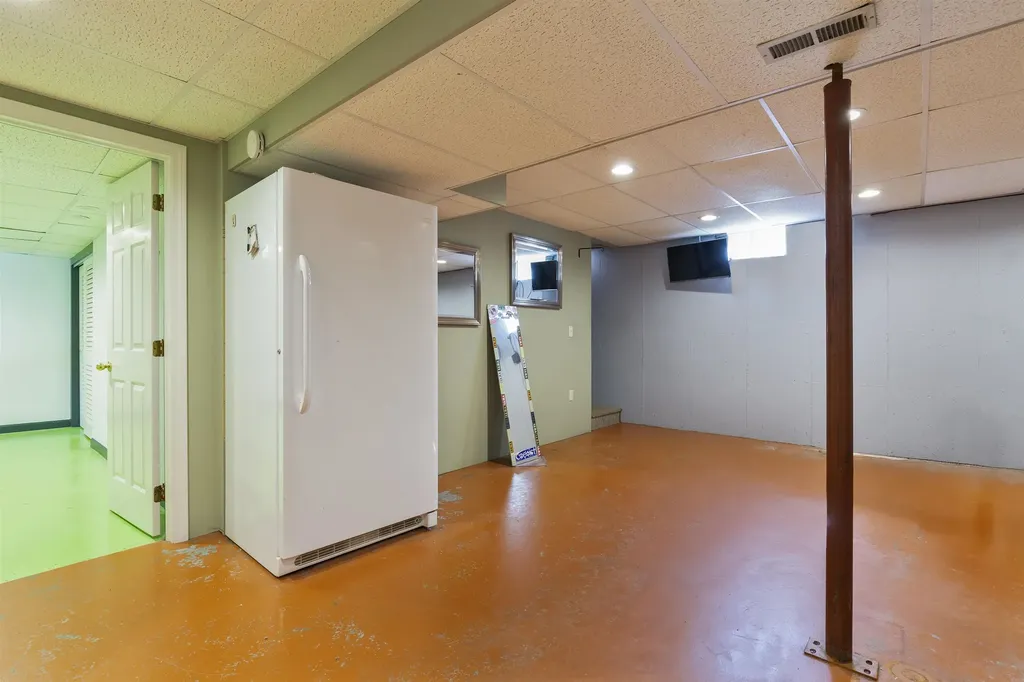 1 Downes Avenue Lebanon NH 03766