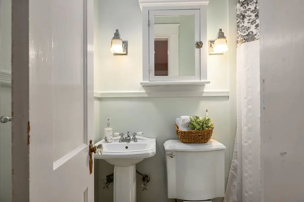 96 Madbury Road Durham NH 03824