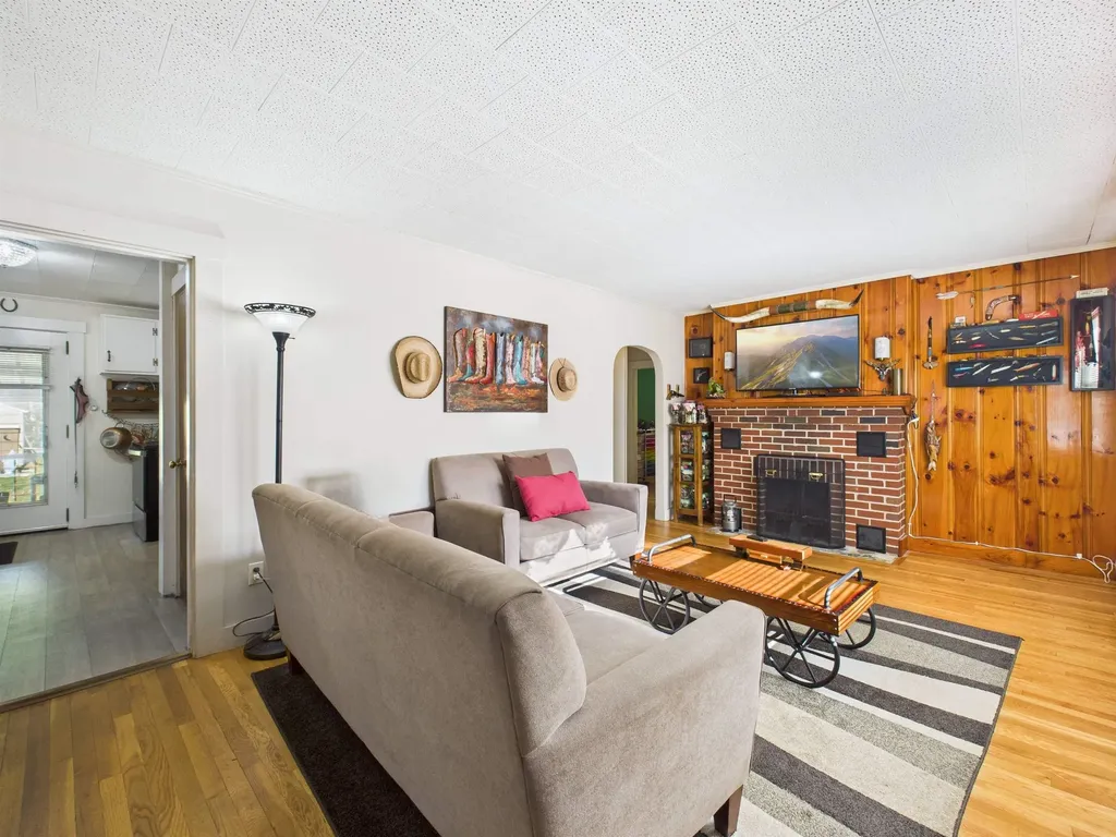 6 Young Court Swanzey NH 03431