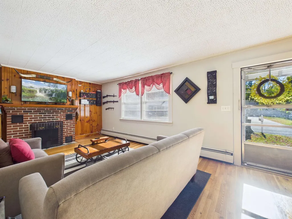 6 Young Court Swanzey NH 03431