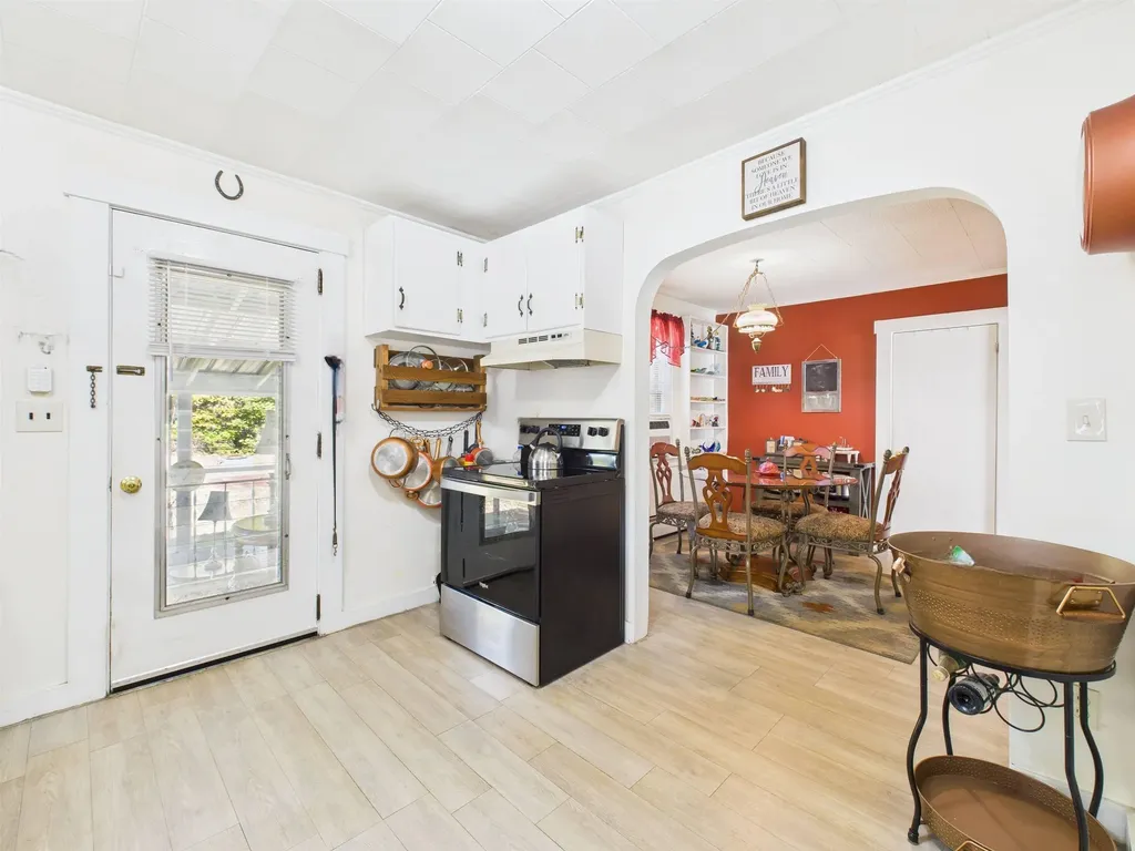 6 Young Court Swanzey NH 03431