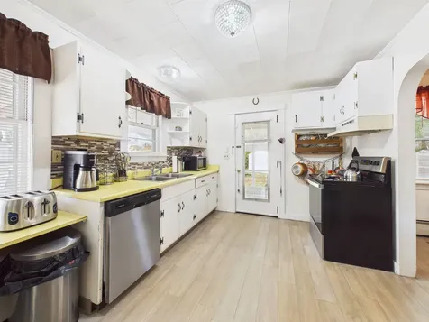 6 Young Court Swanzey NH 03431