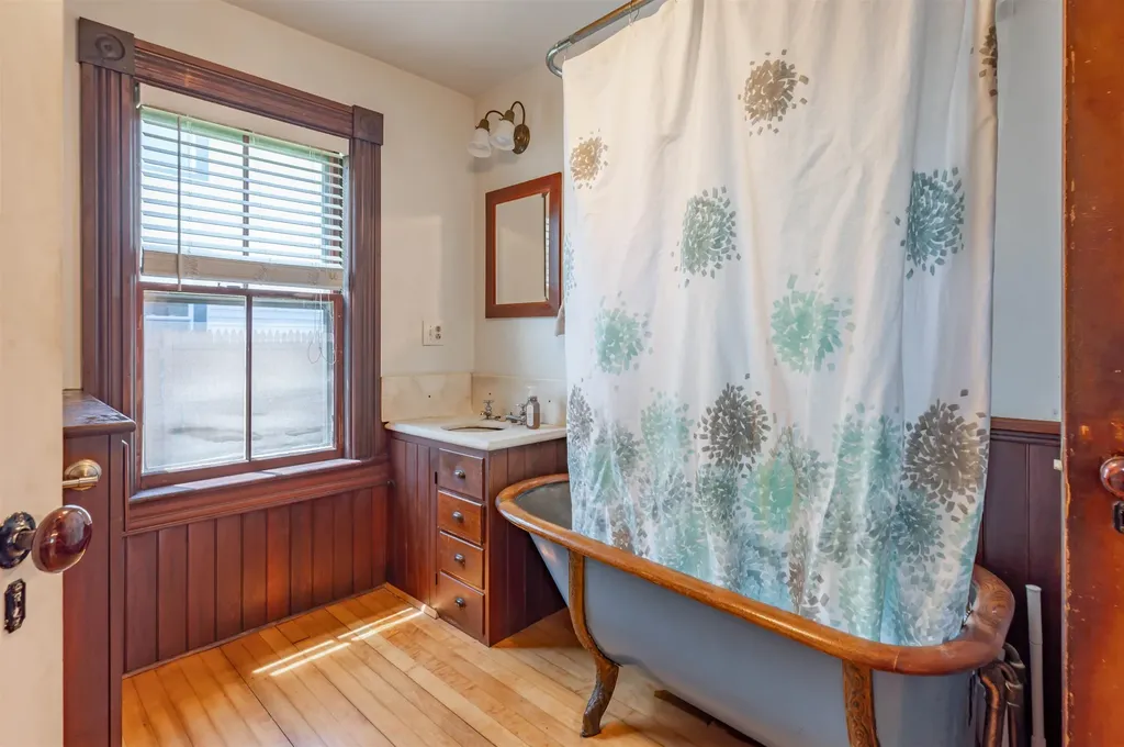 118 Walnut Street Manchester NH 03104