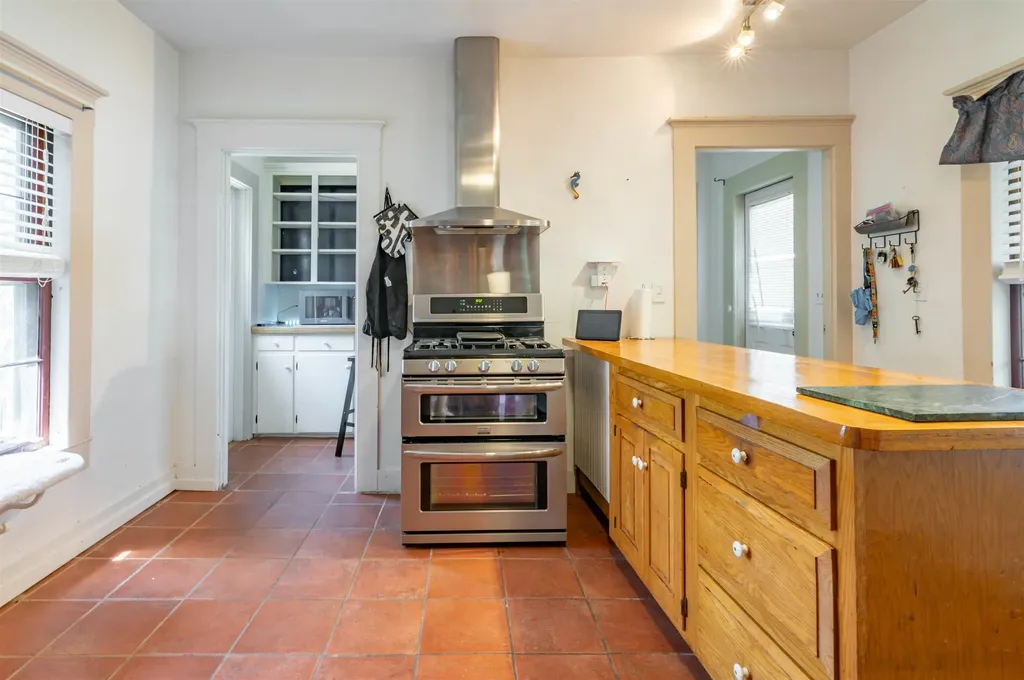 118 Walnut Street Manchester NH 03104