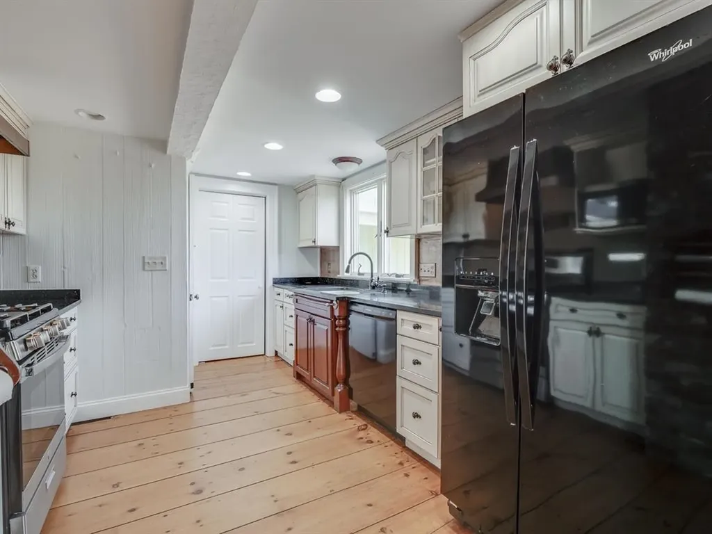 210 Daniel Plummer Road Goffstown NH 03045