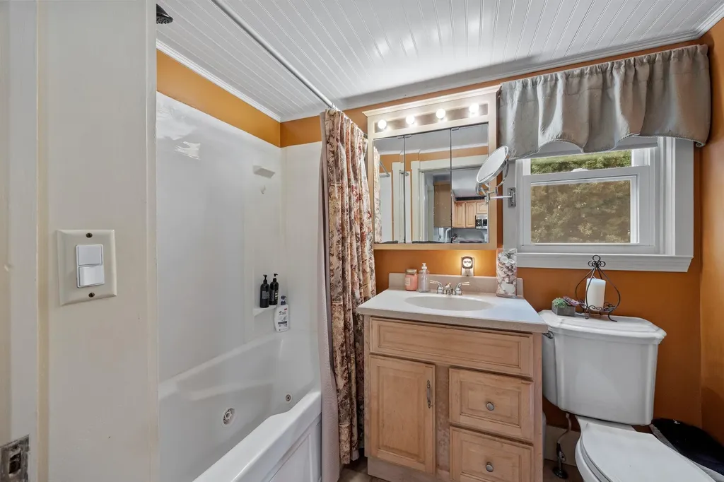 33 Granite Street Nashua NH 03064