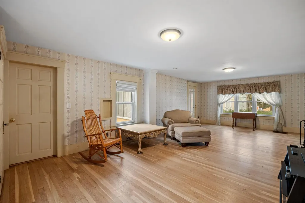 33 Granite Street Nashua NH 03064