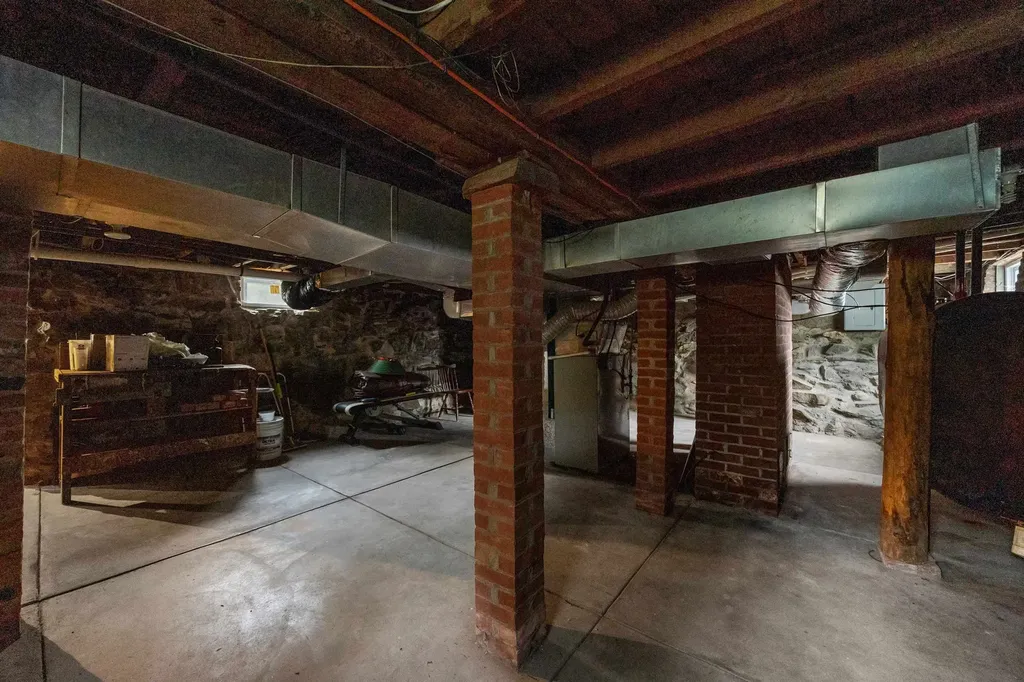 33 Granite Street Nashua NH 03064