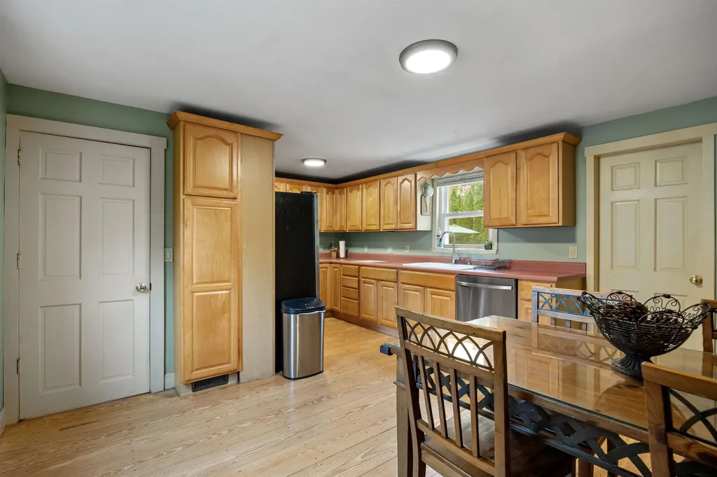 33 Granite Street Nashua NH 03064