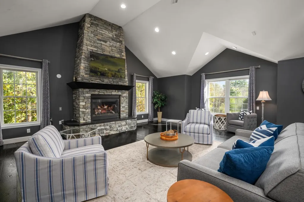 16 Autumn Woods Road Salem NH 03079