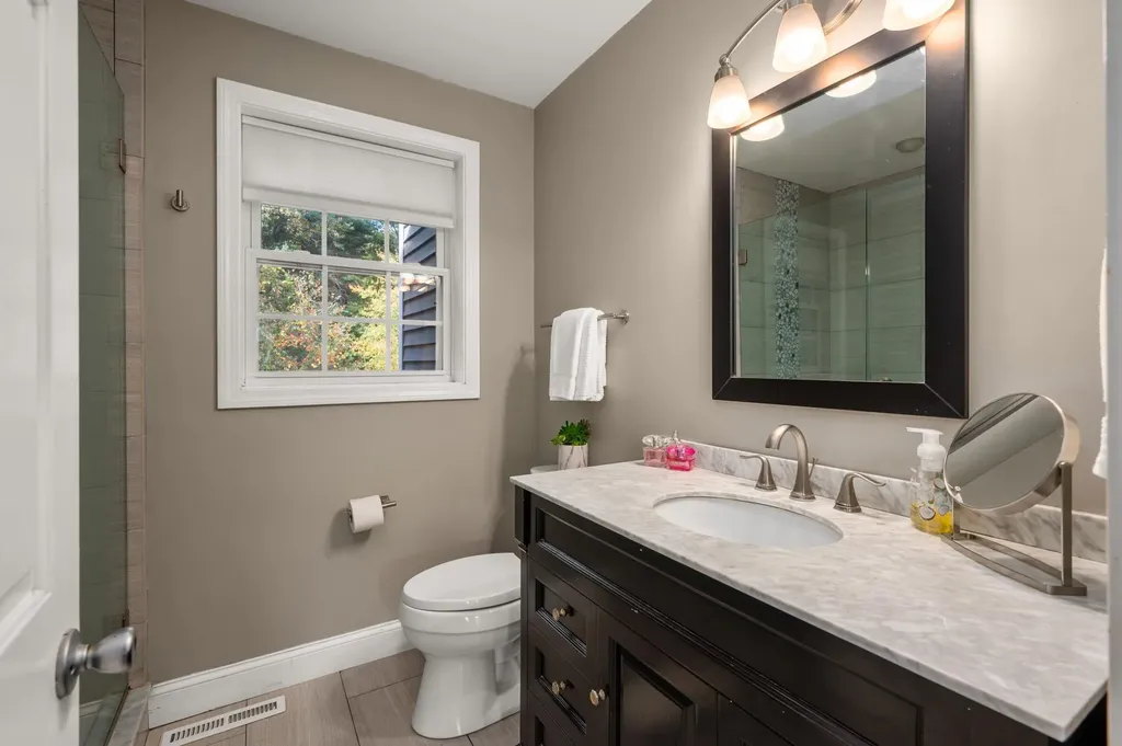 16 Autumn Woods Road Salem NH 03079