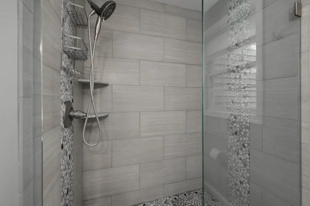 16 Autumn Woods Road Salem NH 03079