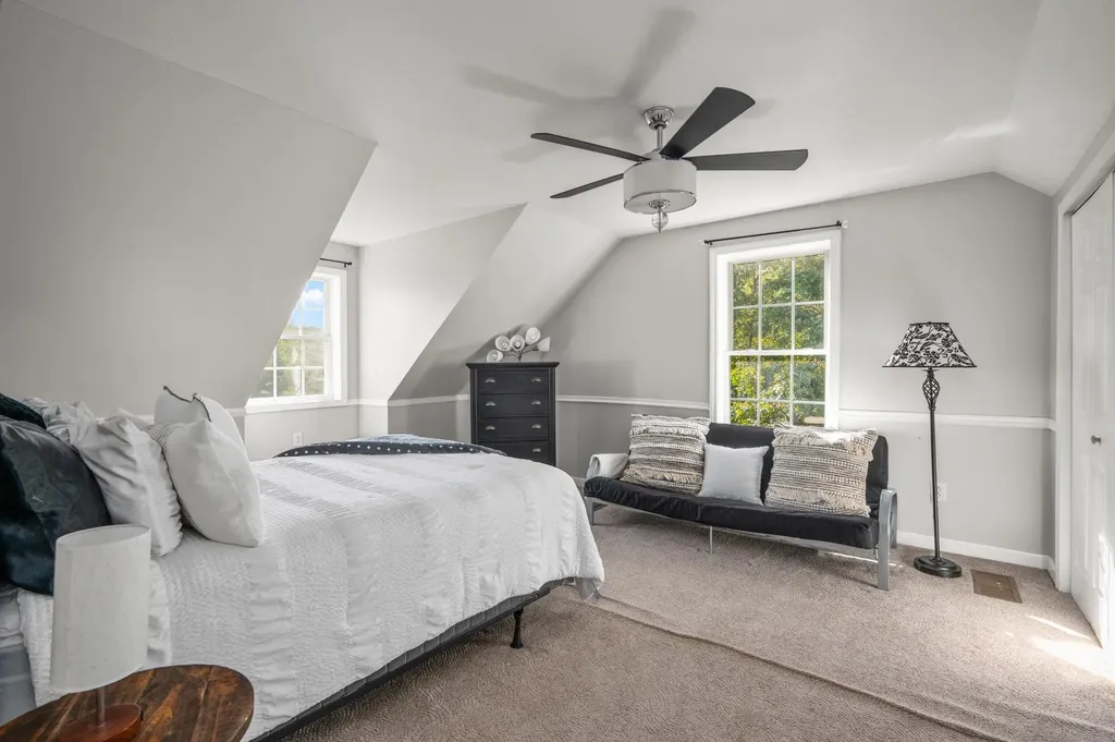 16 Autumn Woods Road Salem NH 03079