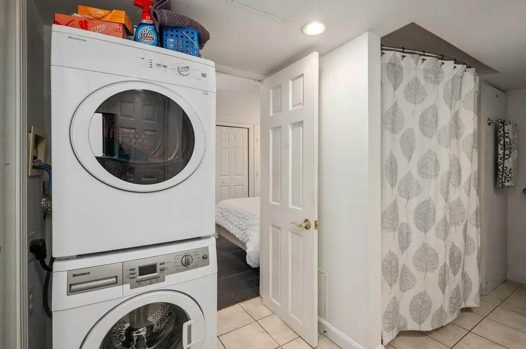 16 Autumn Woods Road Salem NH 03079