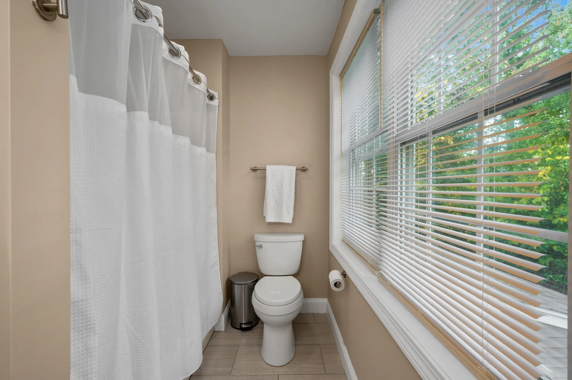 16 Autumn Woods Road Salem NH 03079