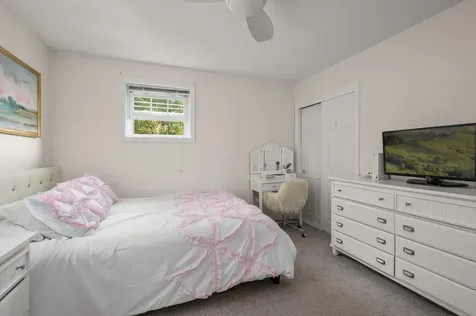 16 Autumn Woods Road Salem NH 03079