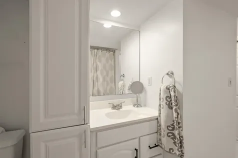 16 Autumn Woods Road Salem NH 03079