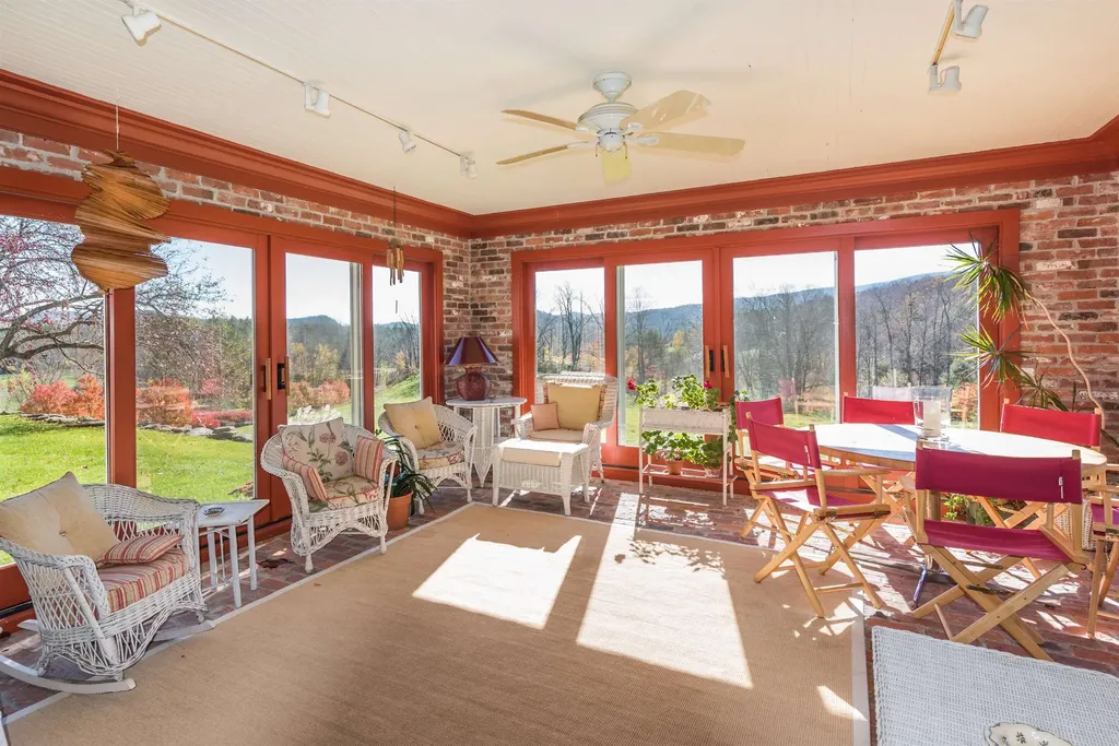 487 Vermont Route 100 Londonderry VT 05148