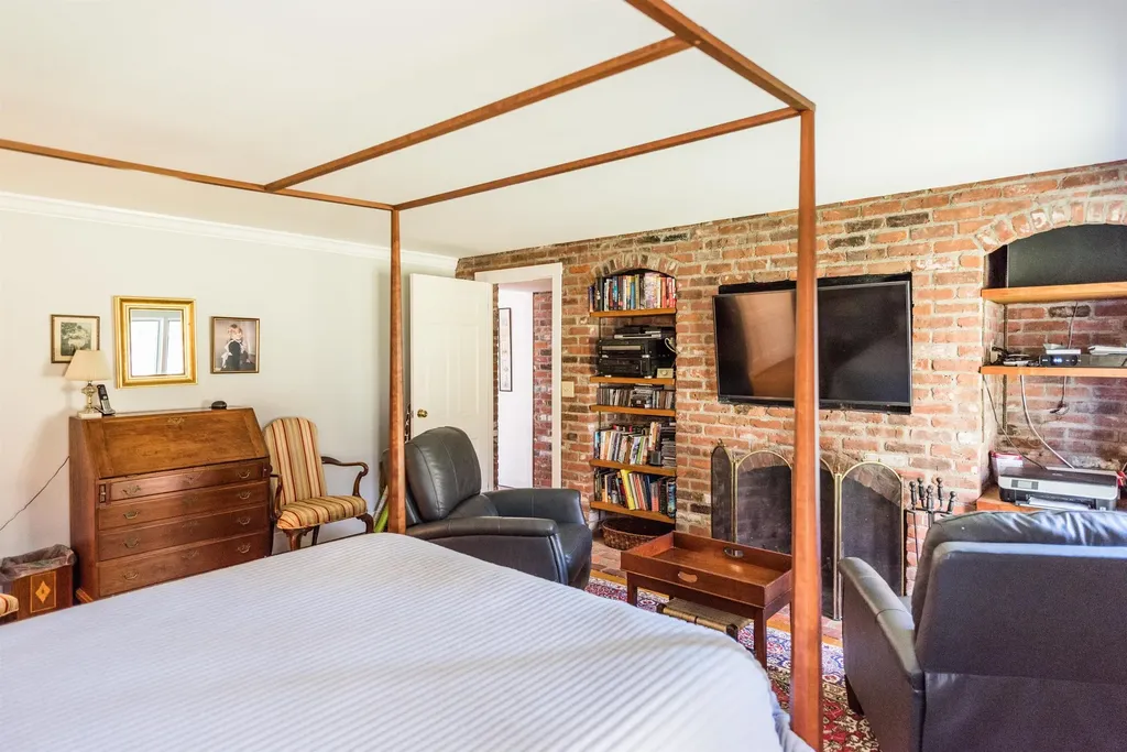 487 Vermont Route 100 Londonderry VT 05148