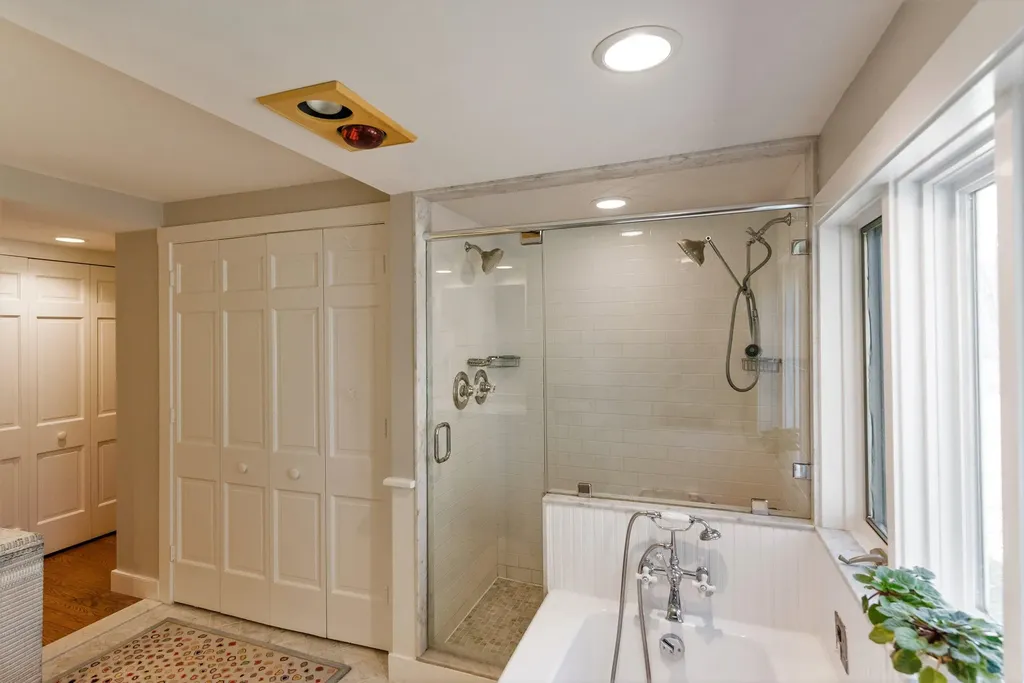 487 Vermont Route 100 Londonderry VT 05148